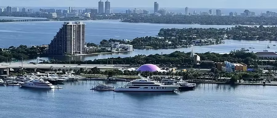 Broadwell Barbie Pink Air Dome Laser Show has Lightened Entire Miami City